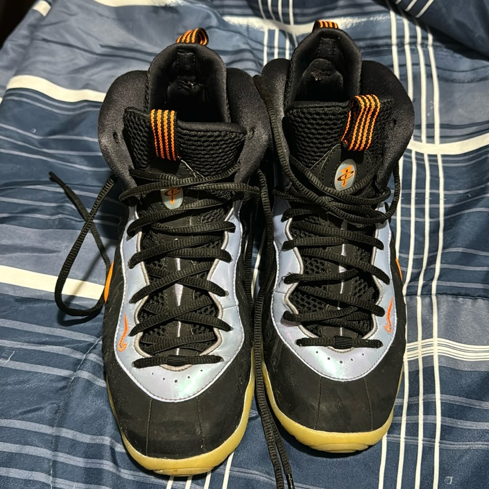 Tennis shoes. Used but in great condition.